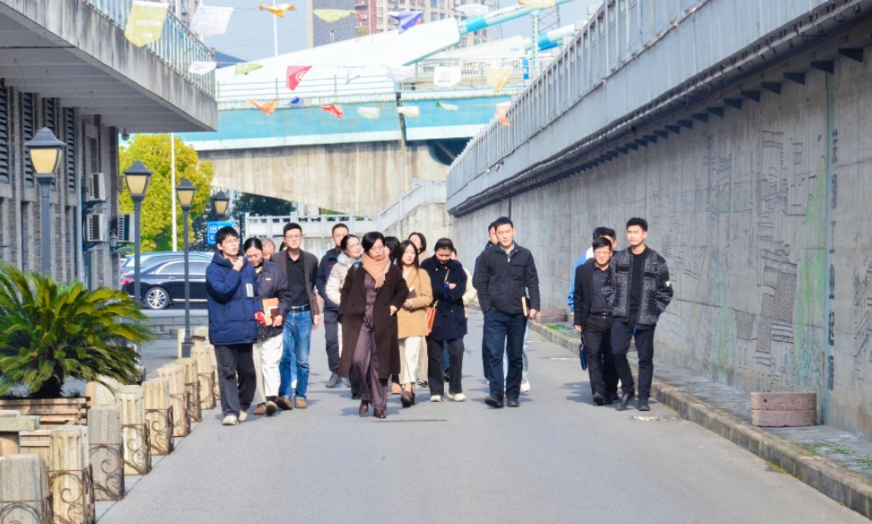 “走進(jìn)園區(qū)，共享未來”鏡湖區(qū)高層次人才服務(wù)企業(yè)雙向促進(jìn)對(duì)接交流活動(dòng)在園舉辦