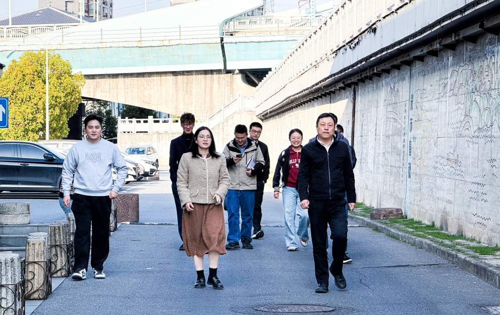 鏡湖區(qū)委常委、副區(qū)長(zhǎng)高偉來園調(diào)研指導(dǎo)工作